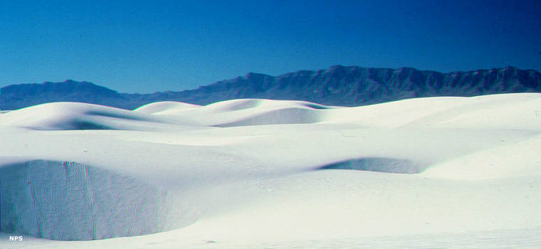 White Sands National Monument: View of the gypsum dunes Gypsum dunes at White Sands National Monument
