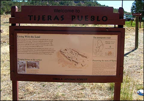 Welcome to Tijeras Pueblo sign