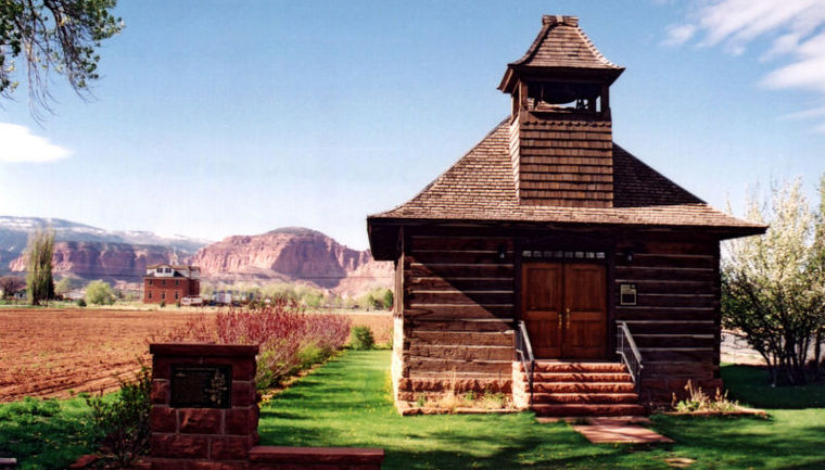Torrey, UT: Historic log schoolhouse Log schoolhouse