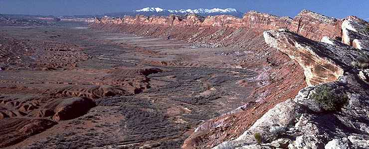 Comb Ridge and Comb Wash with the Abajo Mountains in the distance