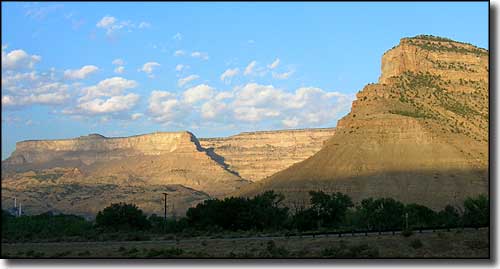 Mesas, cliffs and vegetation at Colorado River State Park