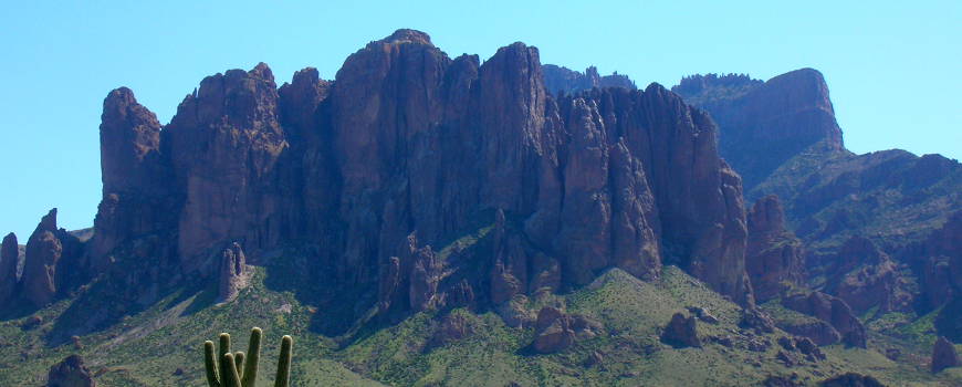 A view of the Superstition Mountains to the east of Apache Junction